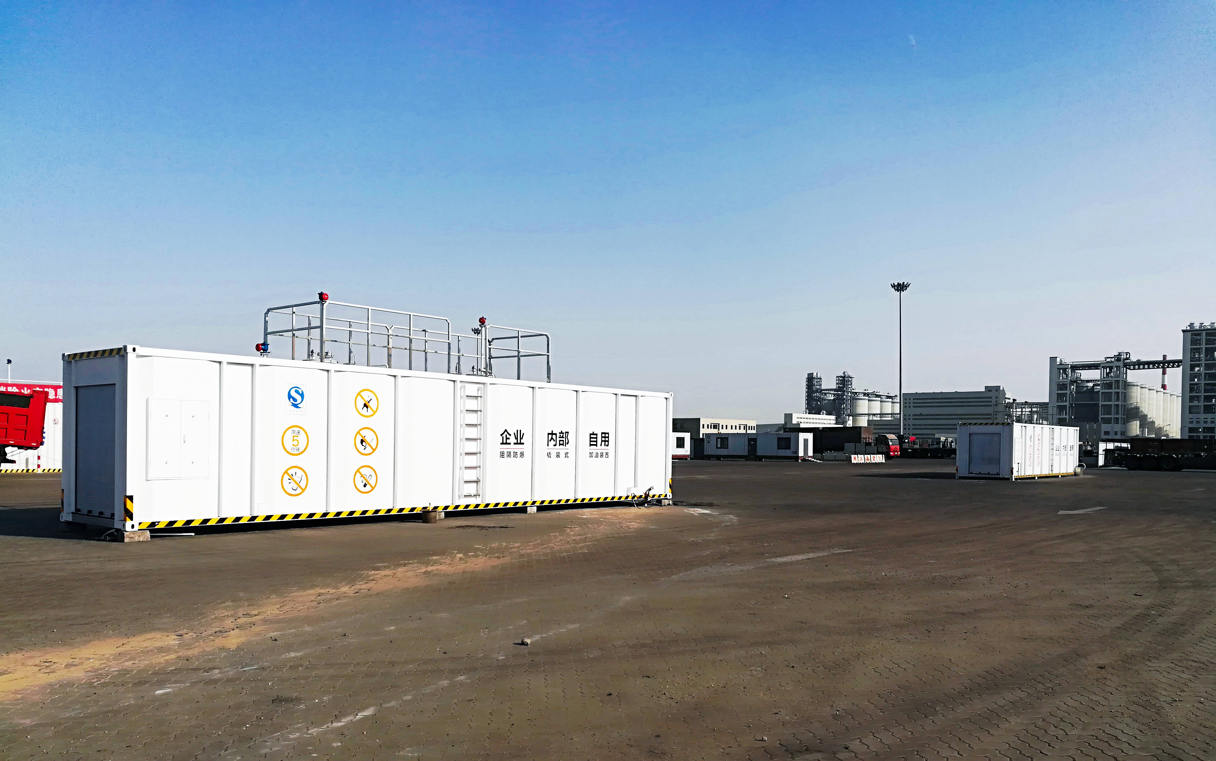 撬装式加油站使用的阻隔防爆储油罐有什么好处和特点呢