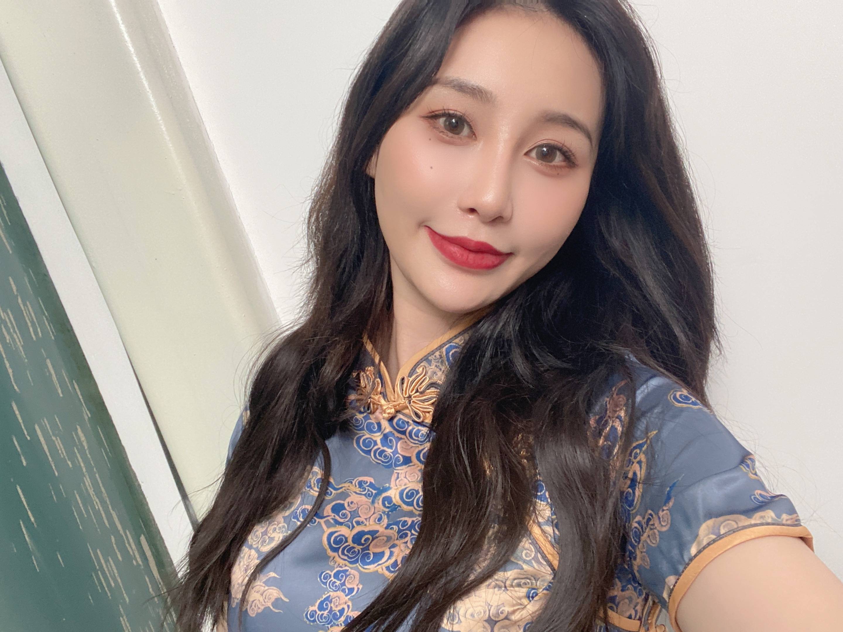 毛孔|诗踏绮：毛孔粗大？缩小毛孔有妙招
