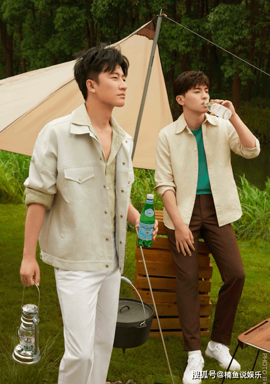 陈漫镜头下的黄轩和邓伦户外野餐好养眼两大男神同框我都爱