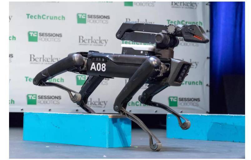 这是您现在可以体验的机器人