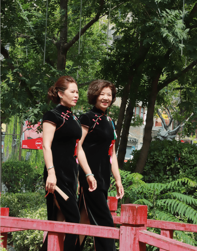 摄影|济南宽厚里 “金扣子旗袍秀”秀出柔情与风韵
