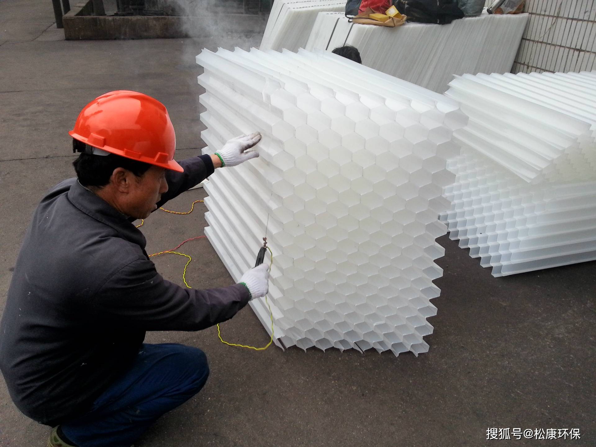 蜂窝斜管填料焊接工艺