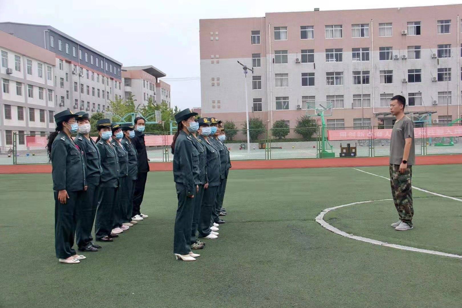 临潼中学开展后勤人员专题培训活动