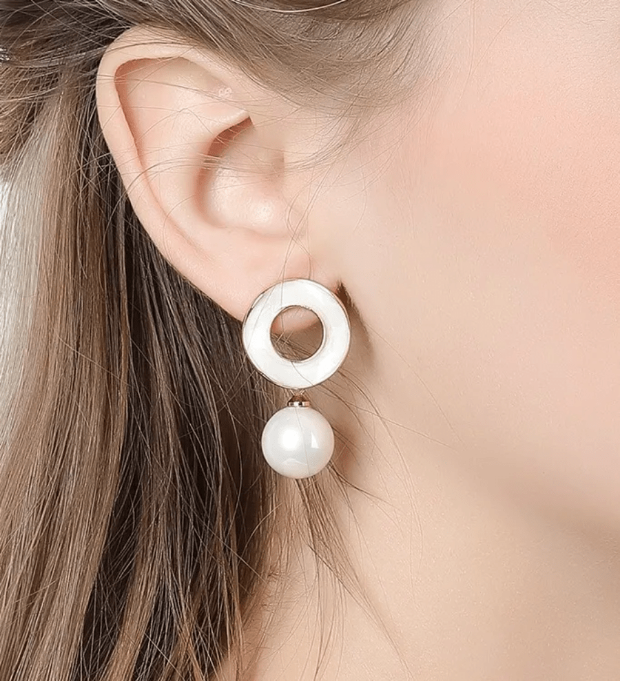 年代|复古港风再度来袭，女明星们都爱的风格，竟然全靠这个单品？