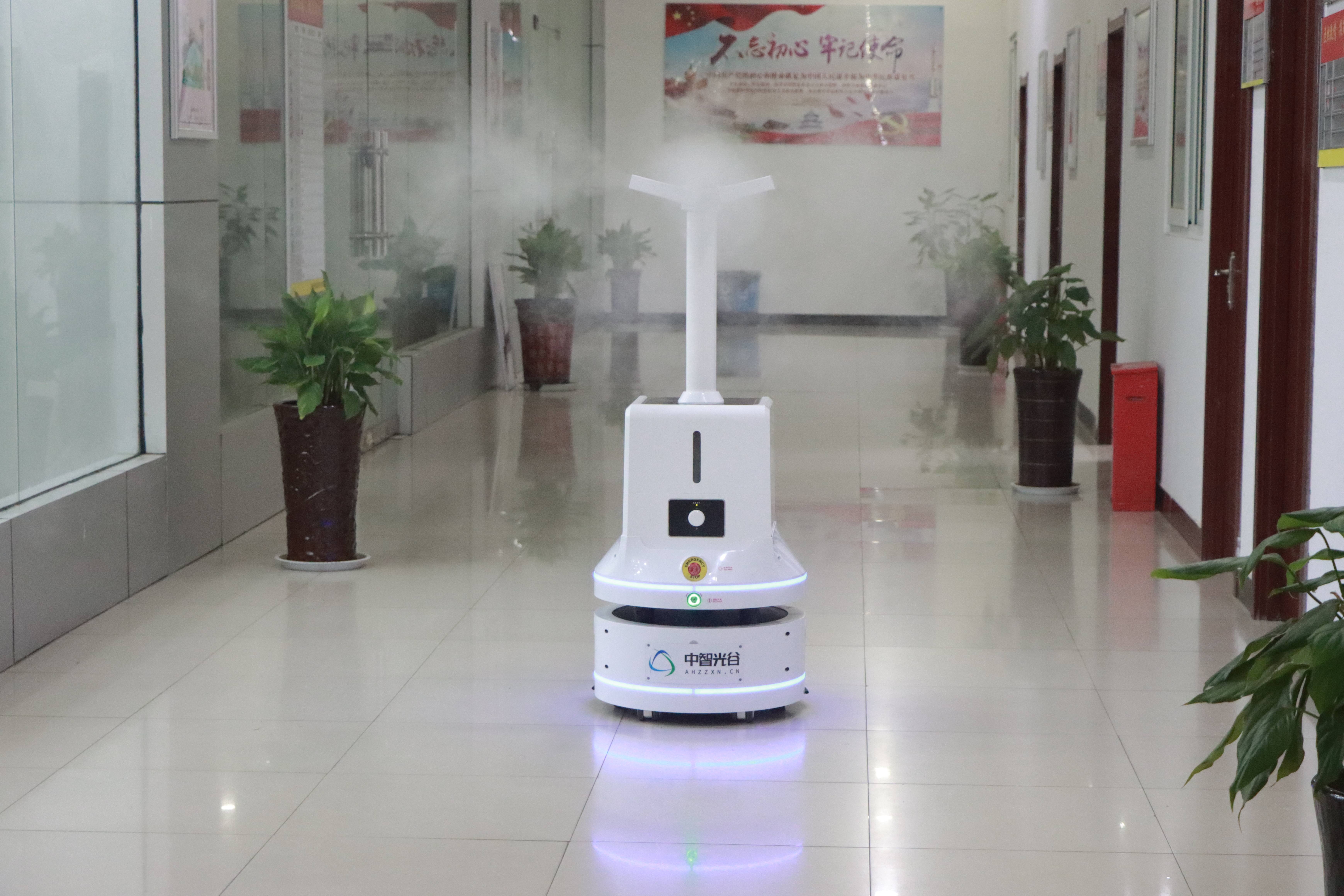 中智新能消杀机器人赴宿州市循环园区进行展示