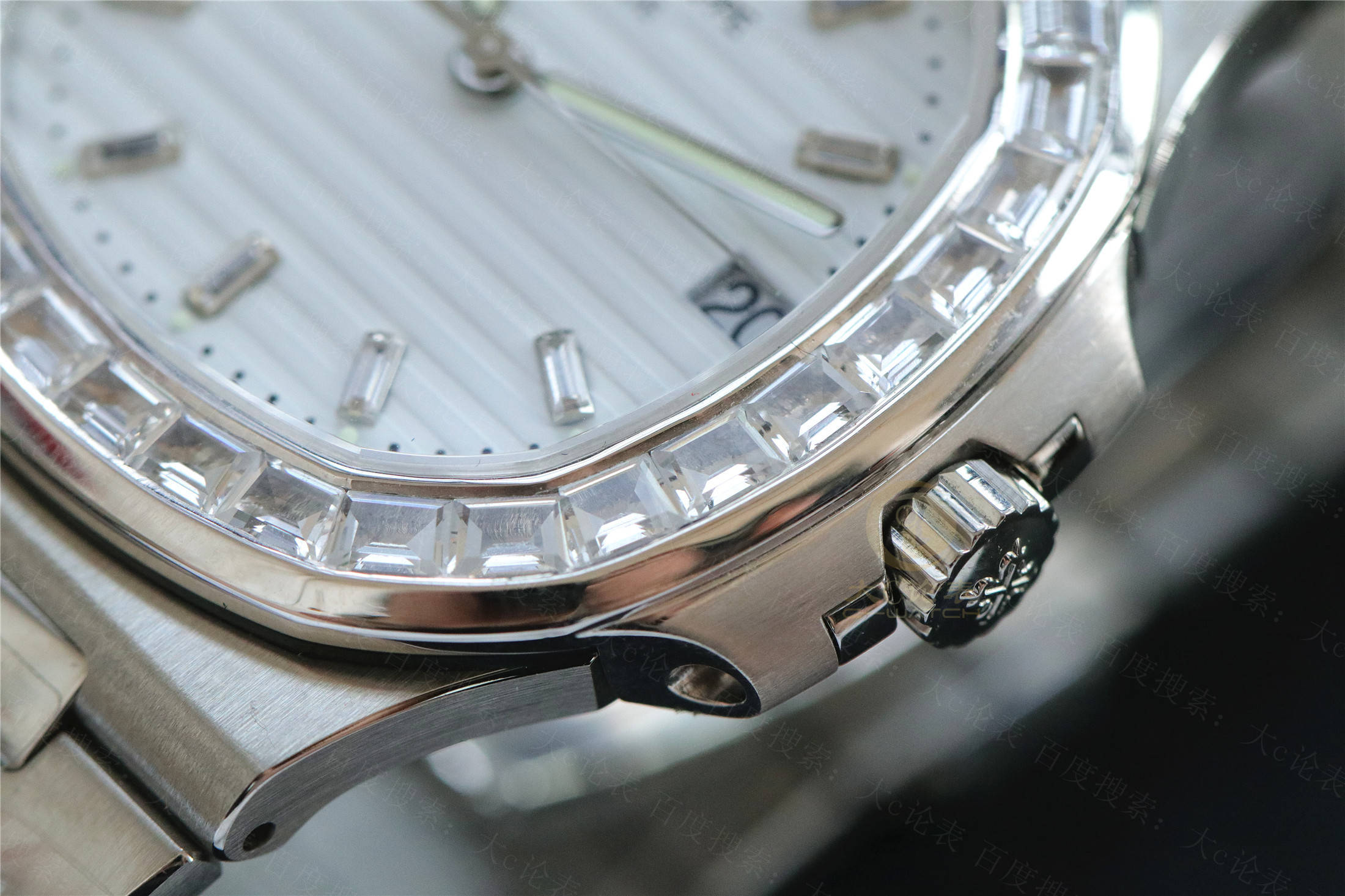 ��c�۱�:�ٴ�����������,���װ��ĸ�̲ʱ�Ȧ��