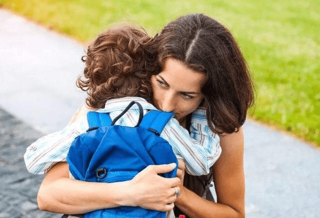 家长|孩子从幼儿园回来，家长别着急问五个问题，对谁都没啥好处