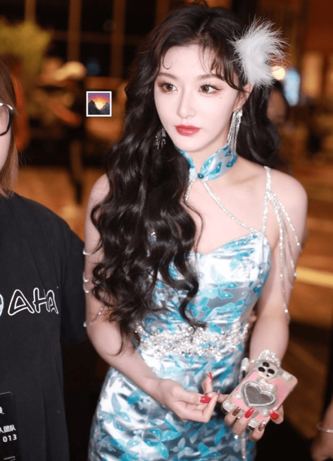 活动|孔雪儿性感旗袍活动图 小蛮腰身材惊艳全场