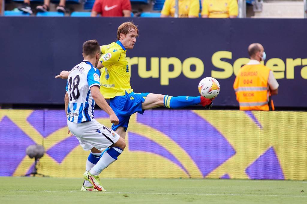 cf)是一家位于西班牙安达鲁西亚自治区加的斯的足球俱乐部,成立于1910