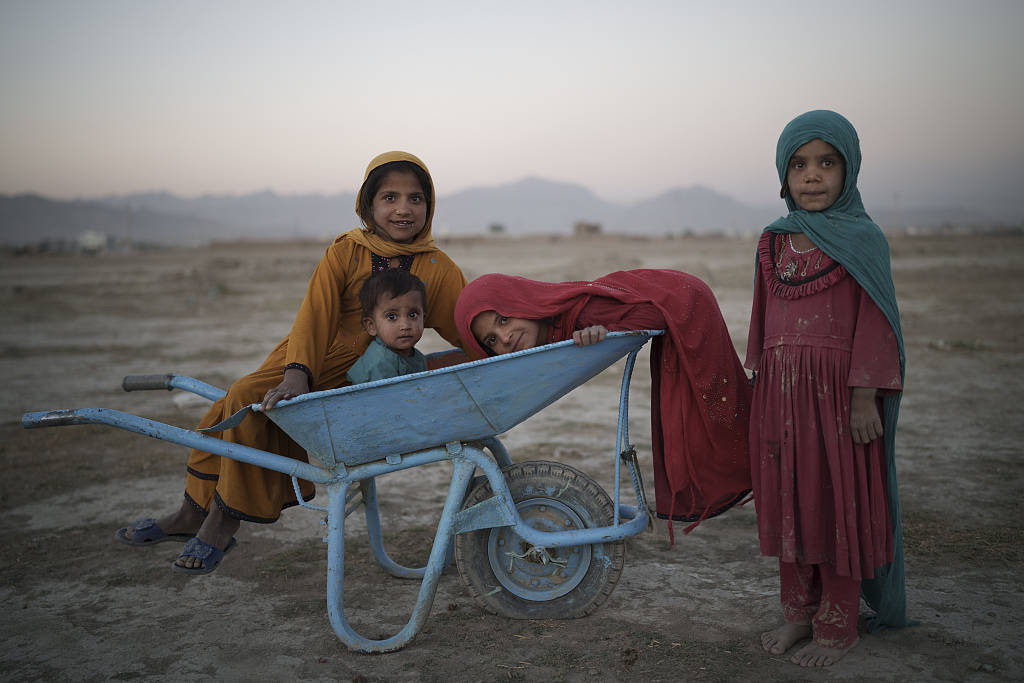 阿富汗难民营图片
