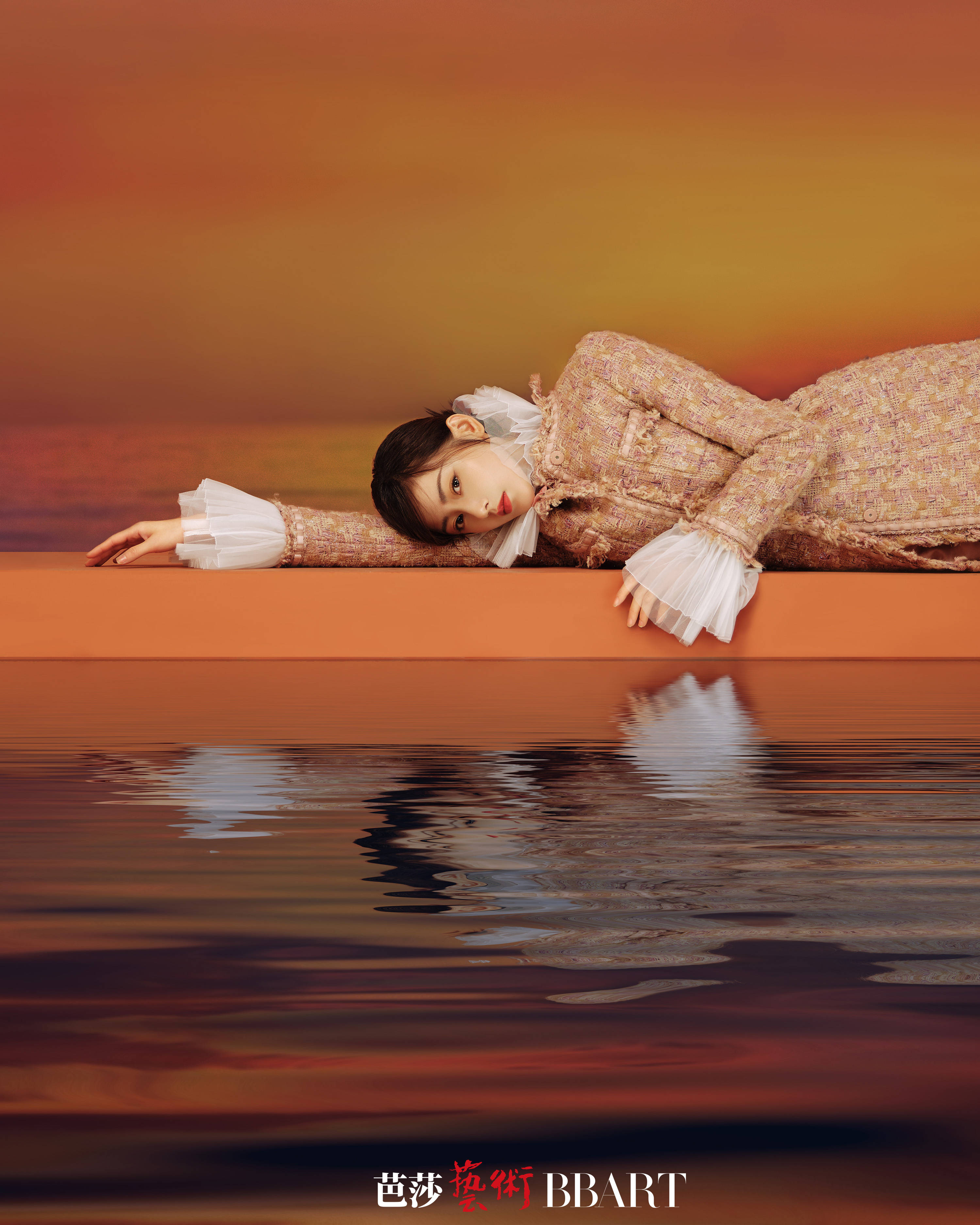 张天爱时尚大片上线:余晖归山海 山海藏花开