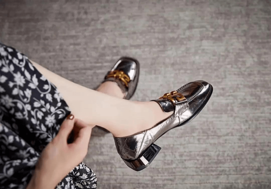 slom|Cog·slom可色｜时髦女孩都在穿的秋冬鞋子清单