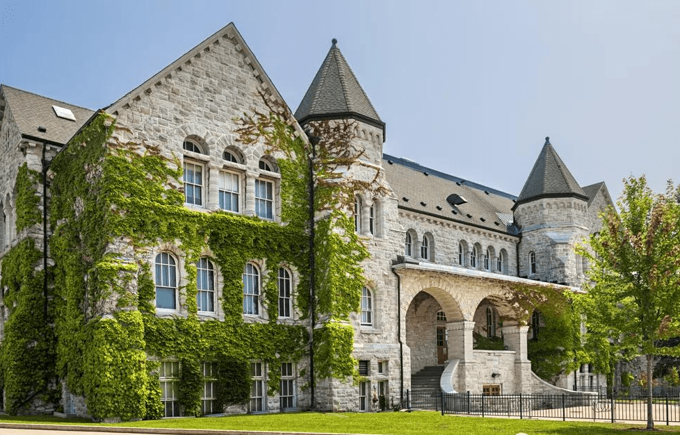 蒙特利尔大学是在加拿大法语区里的大学,其毕业生就业能力排名也位于