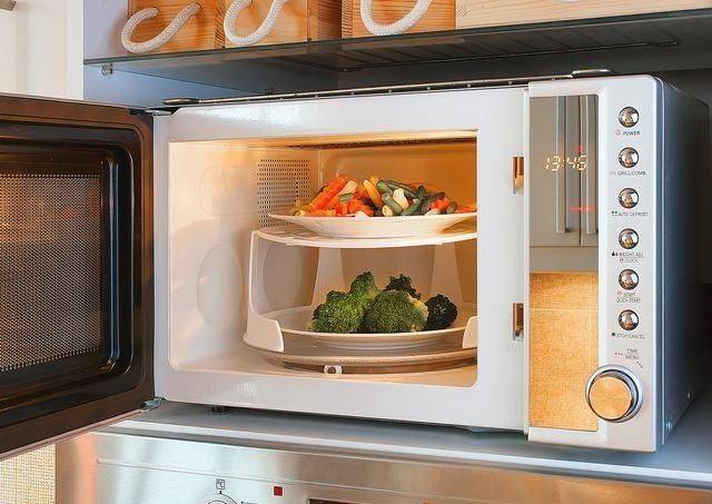 使用微波炉烹饪会破坏食物营养吗？