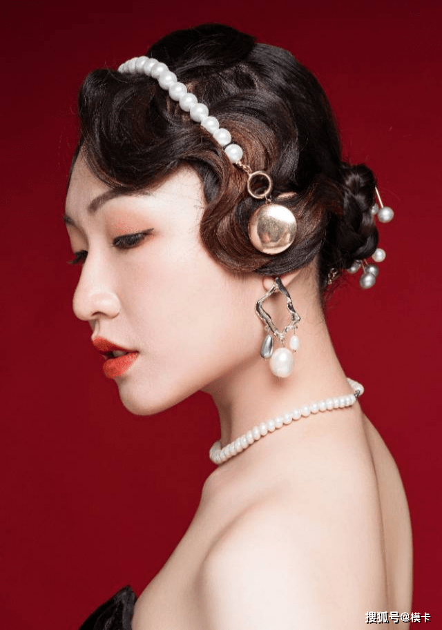 体重 模卡 推荐艺人:Wing