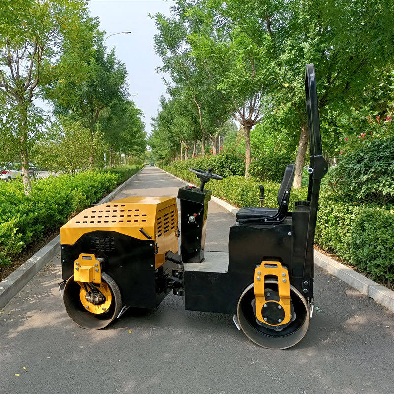 小型压路机施工环境恶劣这些保养注意事项要牢记