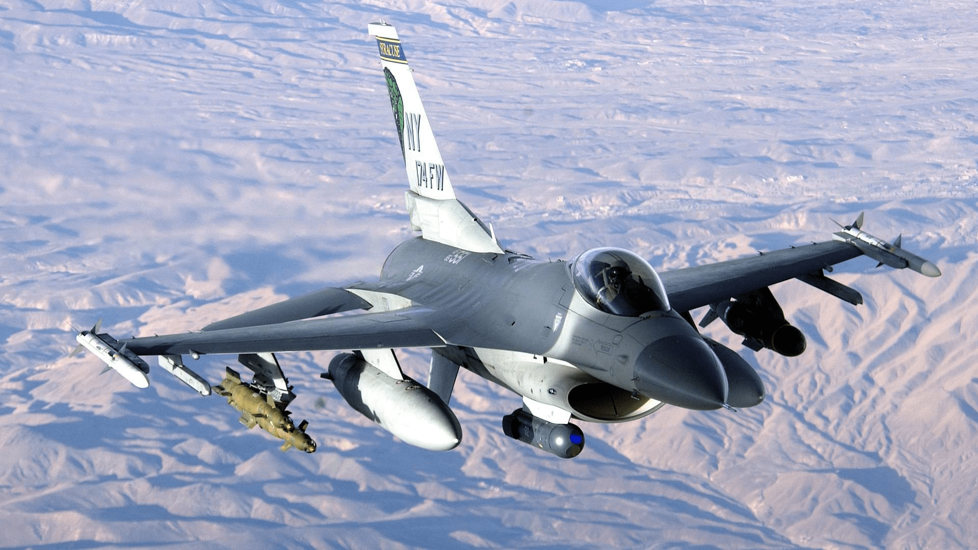 美国空军展示假想敌中队 这样的f16战机涂装外观怎么样?
