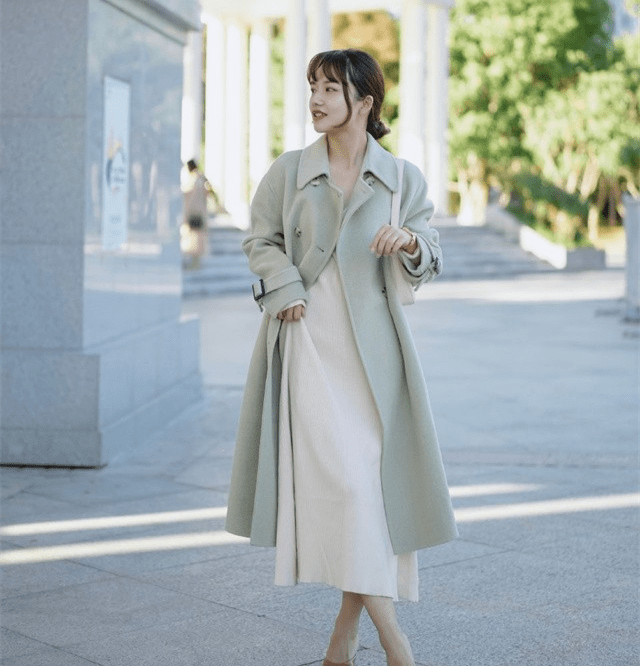 呢子 “大衣+呢子裙”优雅又时髦，穿出气质美