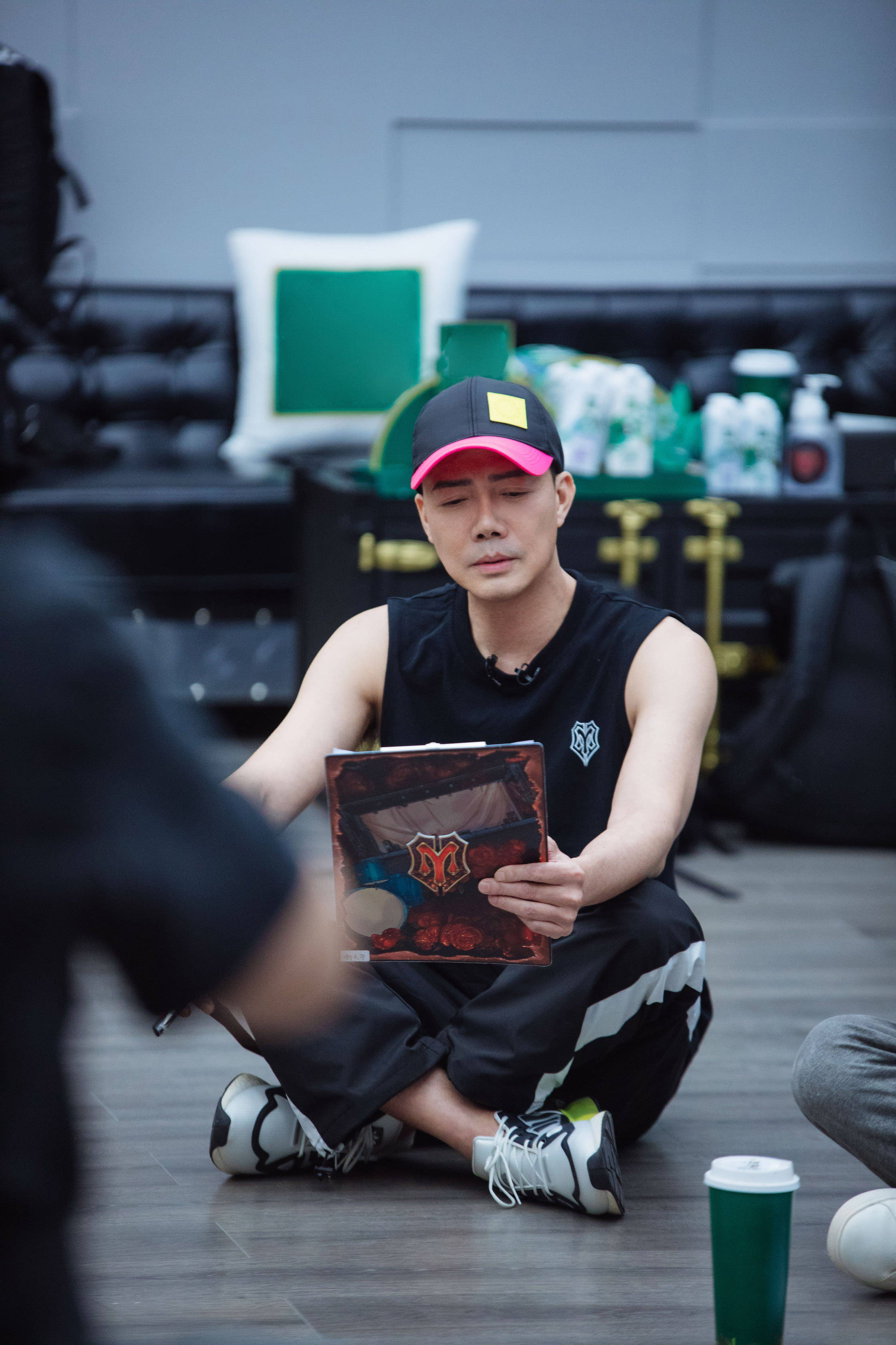 乐器|《披荆斩棘的哥哥》“大湾区哥哥”展乐器才能 赵文卓练舞显肌肉线条