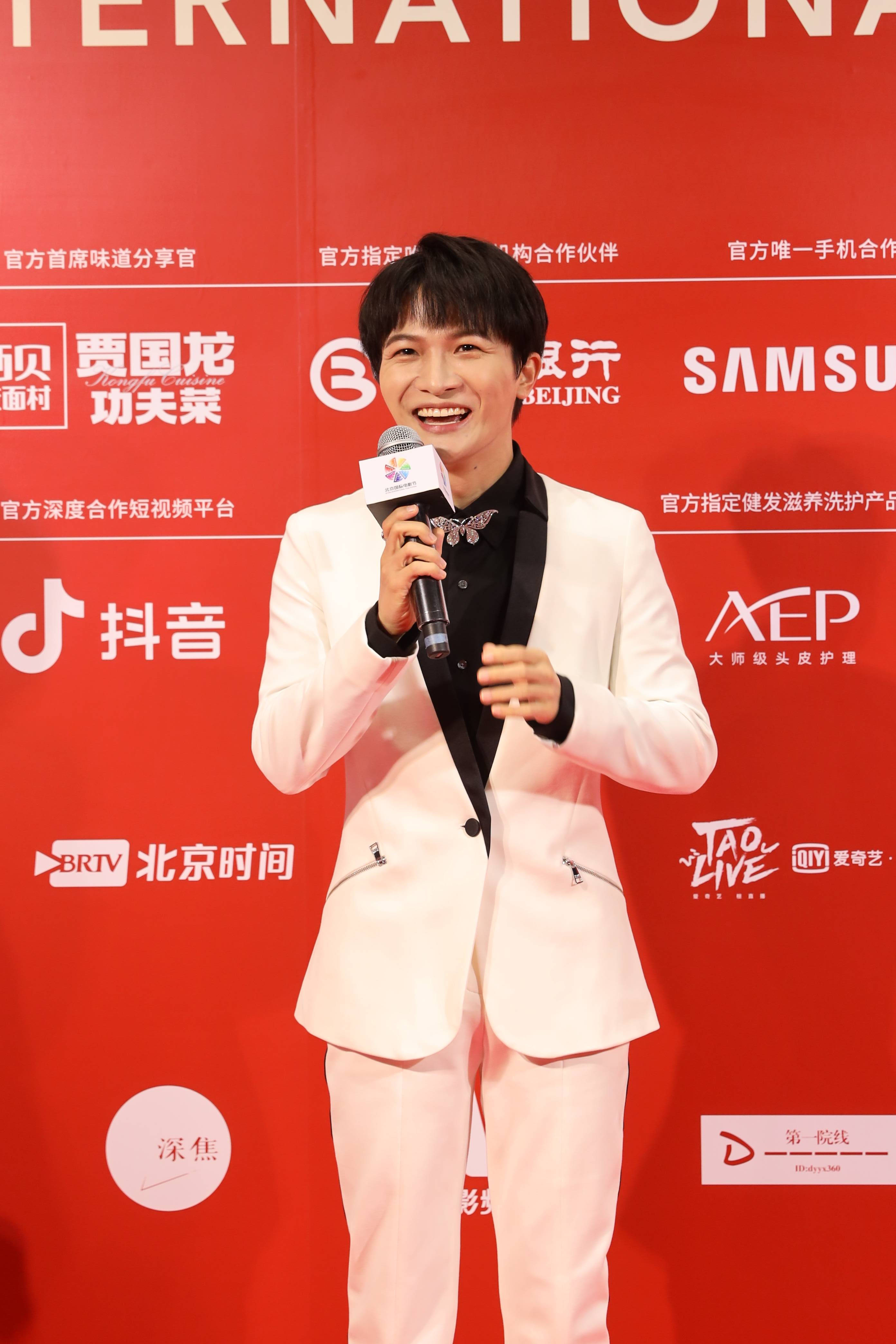 周深:张艺谋导演夸我的时候我非常开心,希望有越来越多的合作