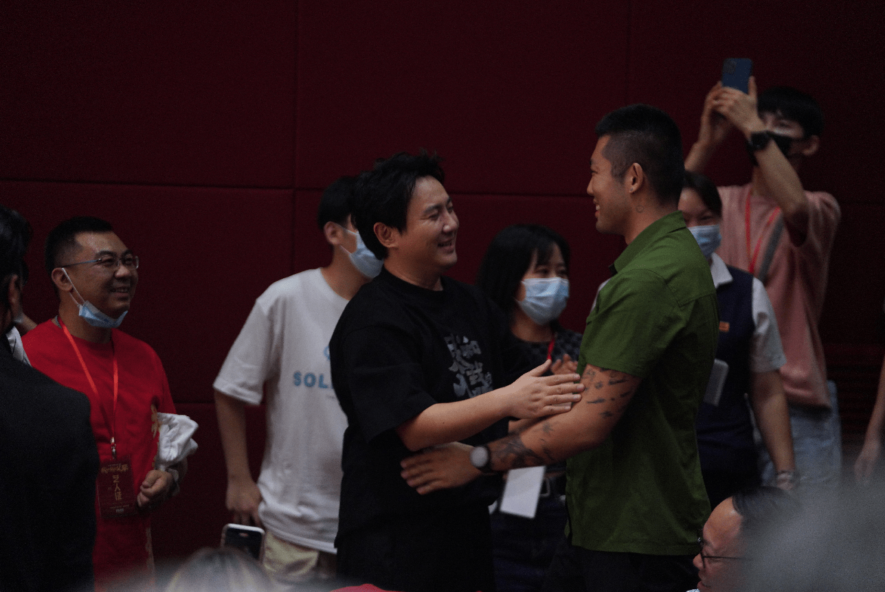 《我和我的父輩》上海路演 吳京：我們是最「疼」的劇組 娛樂八卦吃瓜 第11张