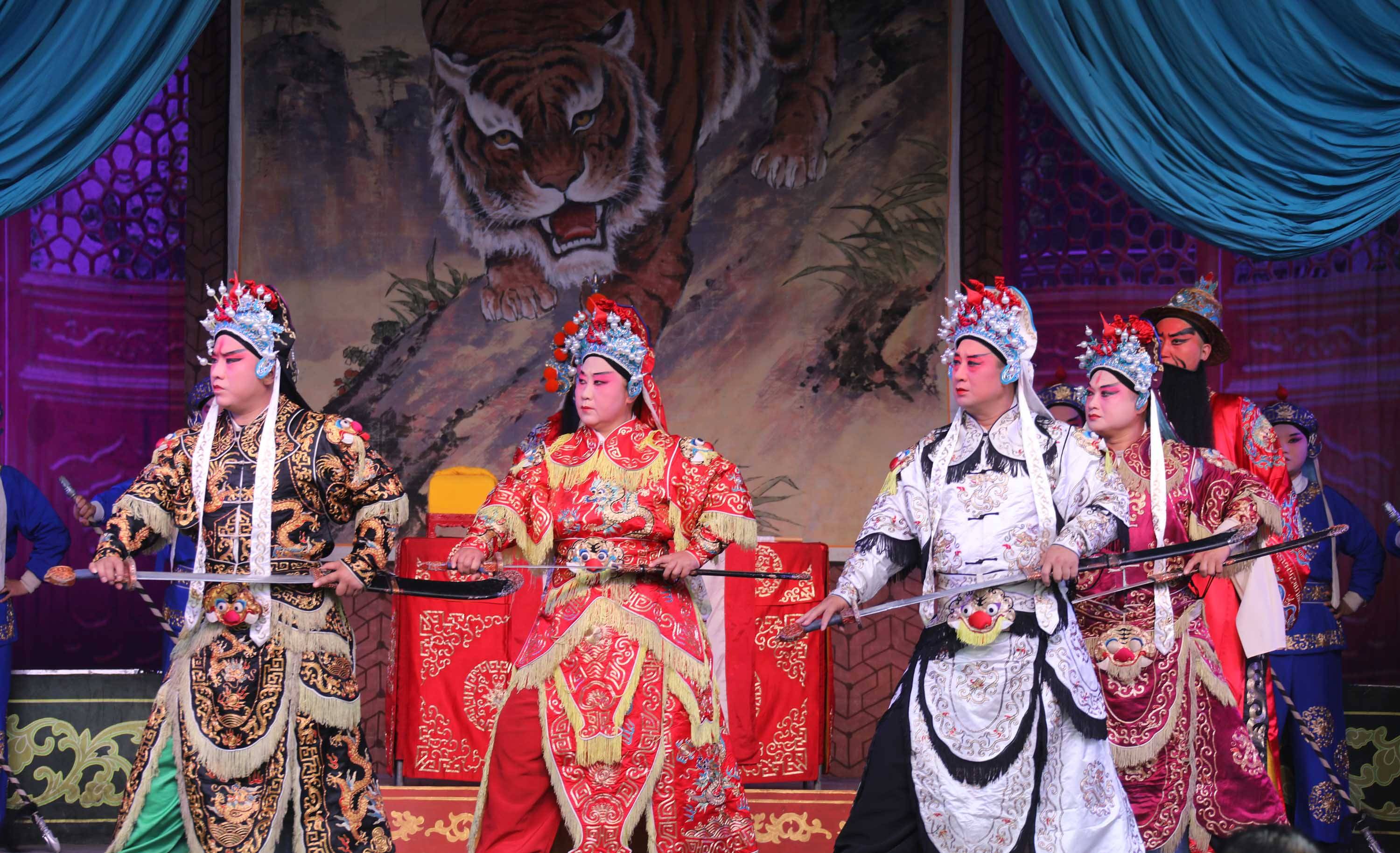 精彩!上党区苏店村举办迎国庆戏曲专场演出