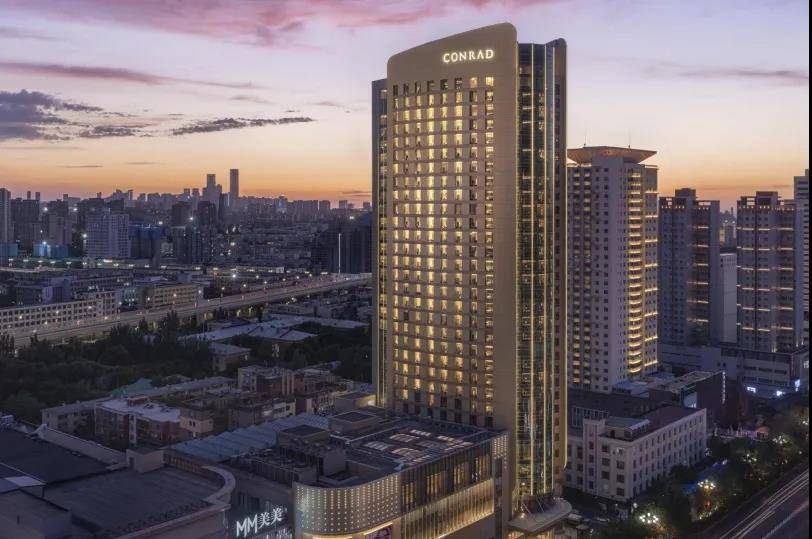 在康莱德解锁乌鲁木齐的万种风情