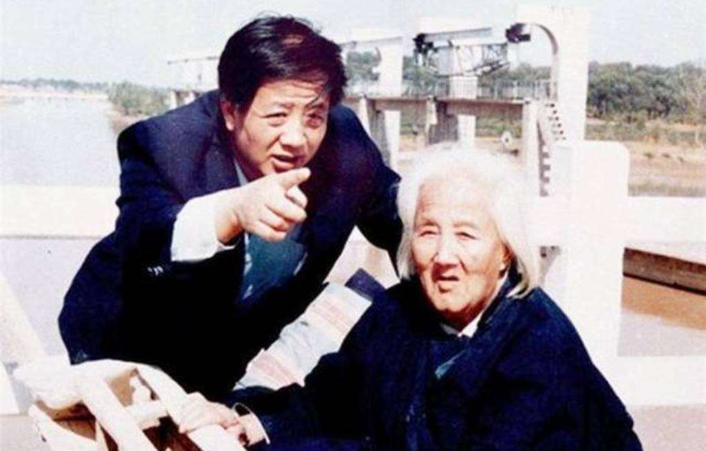 魏广悦《官员清廉是对父母的最大孝敬》_郑道访