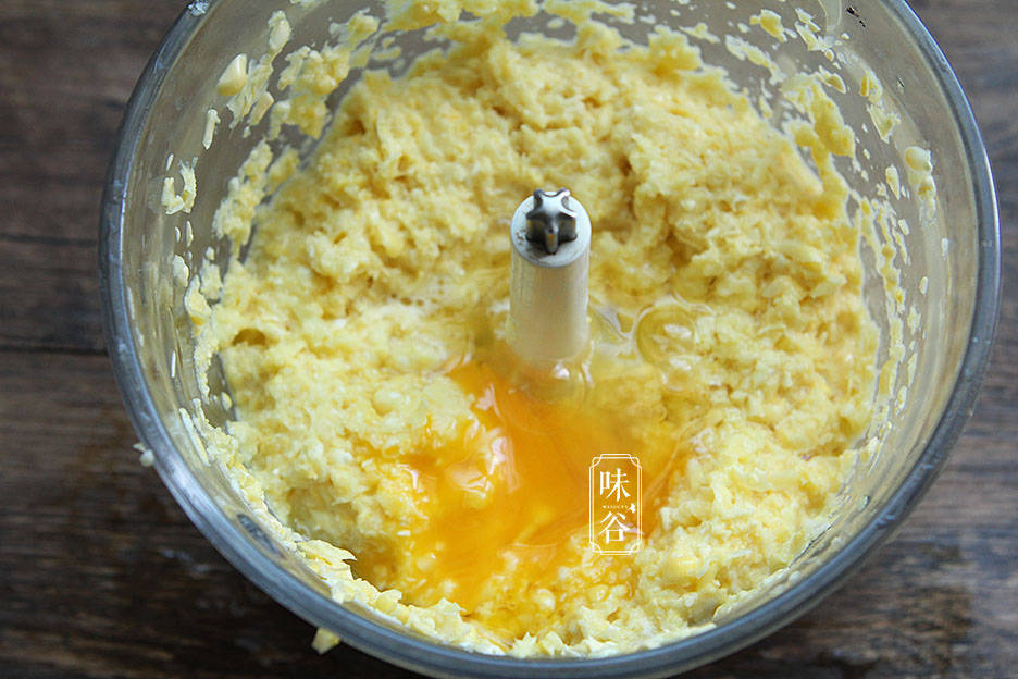 粗粮|早餐多给家人吃这粗粮，做成早餐饼，香甜松软营养足，全家喜欢吃