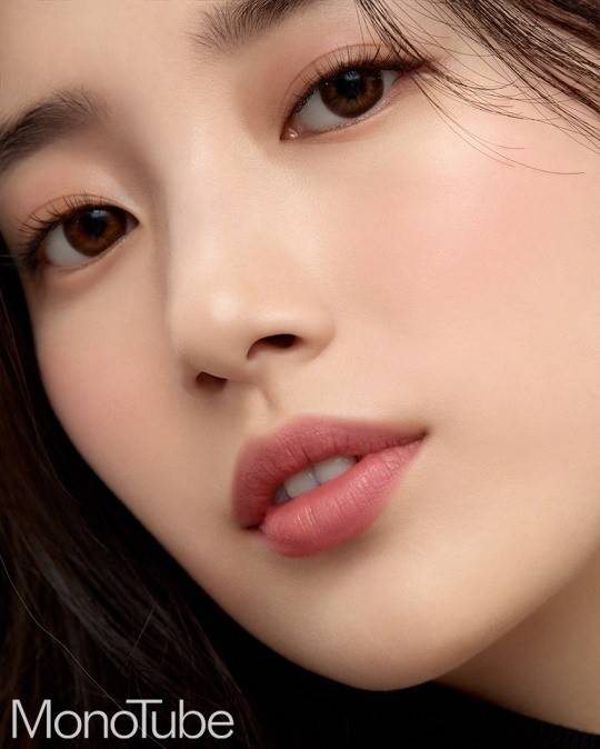 韩国女艺人秀智最新杂志写真曝光 精致妆容以及出众美貌超吸睛!