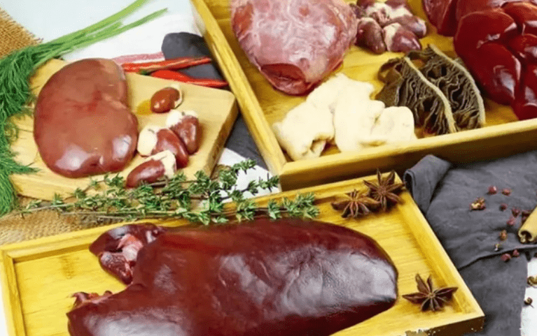 刘杰|43岁农民工皮肤过敏,3个月后确诊肝癌,医生:皮肤3种异常,早做检查