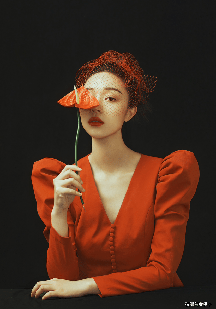 体重 模卡 推荐艺人：大莹