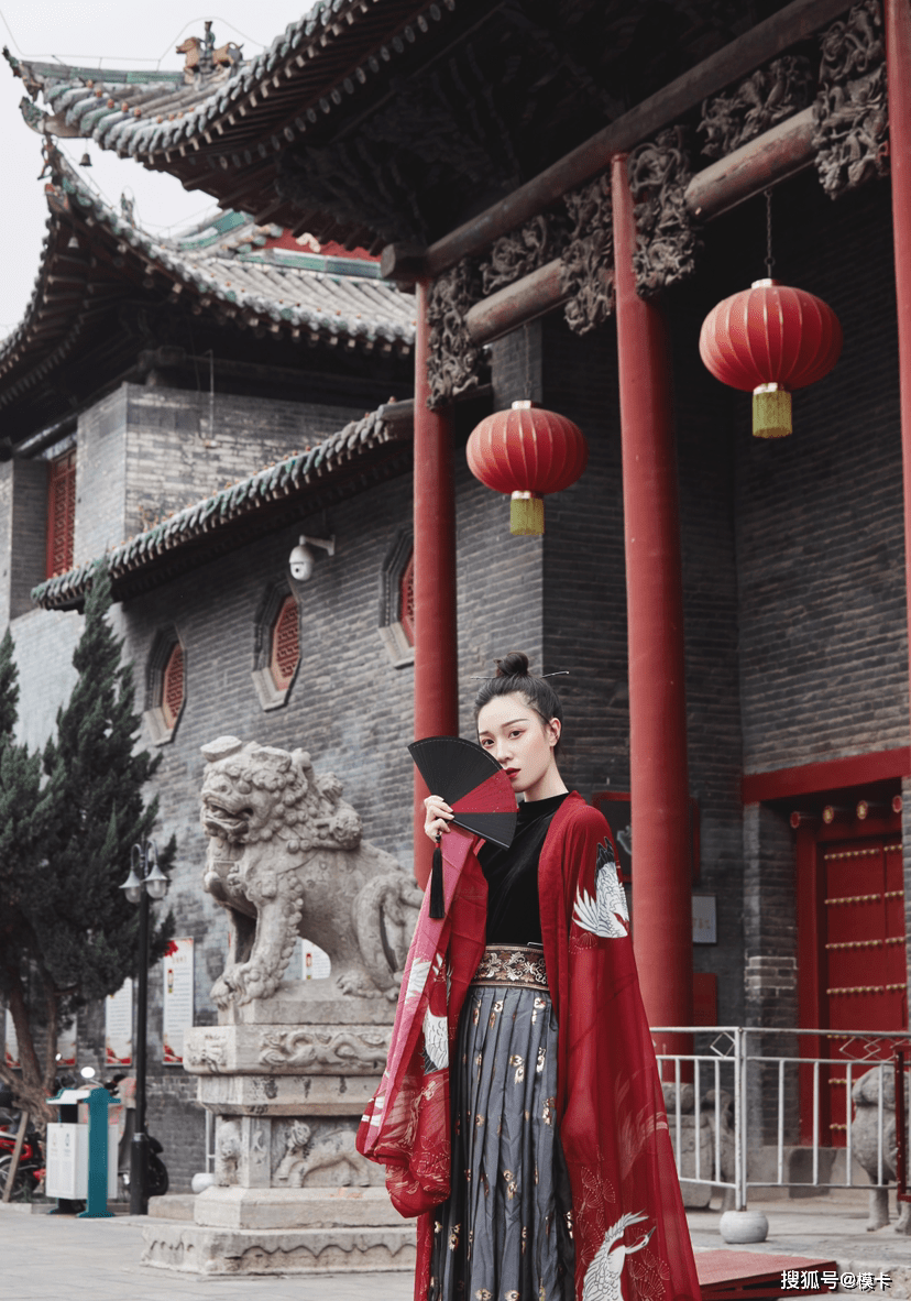 体重 模卡 推荐艺人：大莹