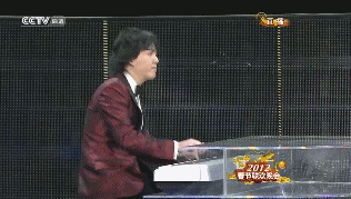 舞台|朝阳群众又立功，李云迪被抓，网友怒评：活该