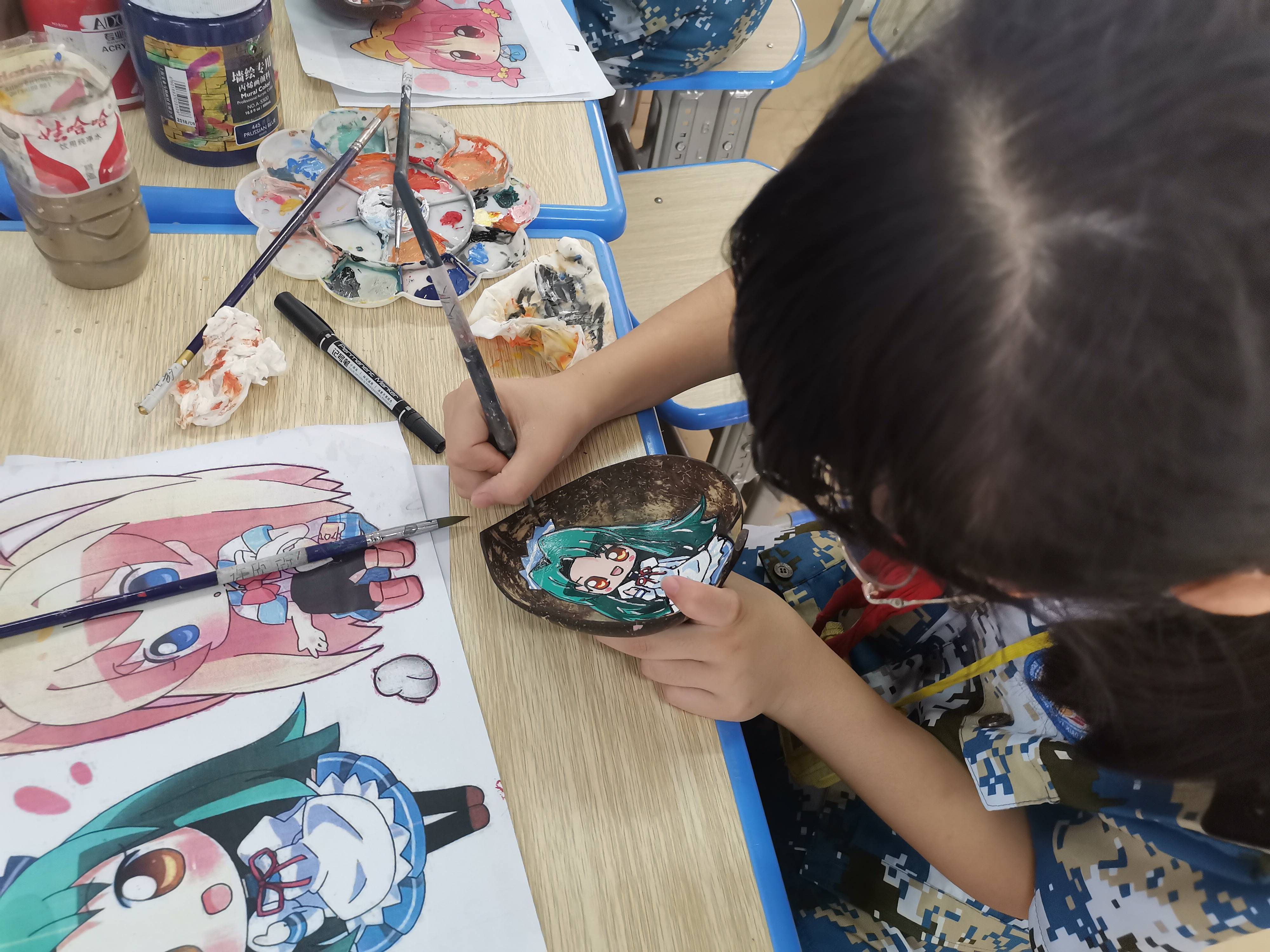 东兴市第一小学李如锋老师带领学生团队参加艺术展演活动