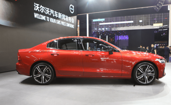 外观霸气的沃尔沃S60，内饰精致更时尚_搜狐汽车_搜狐网