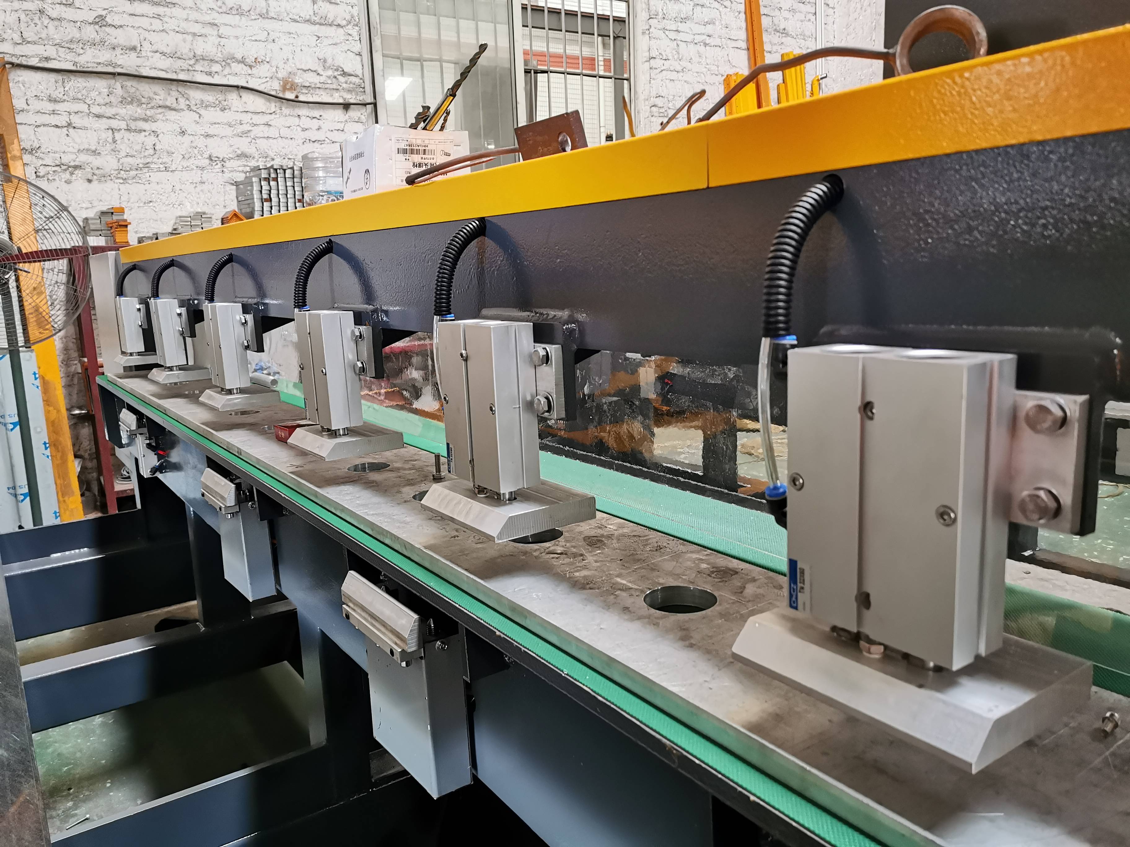 全新岩板45度倒角机深蓝色plus改变不只是颜色带来多项变革值得你所