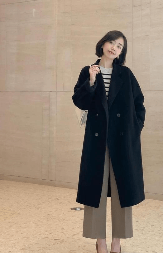 浅绿色 冬天也可以穿得很清爽一身仙气十足，女生刚好非常适合这种优雅又俏皮的气质