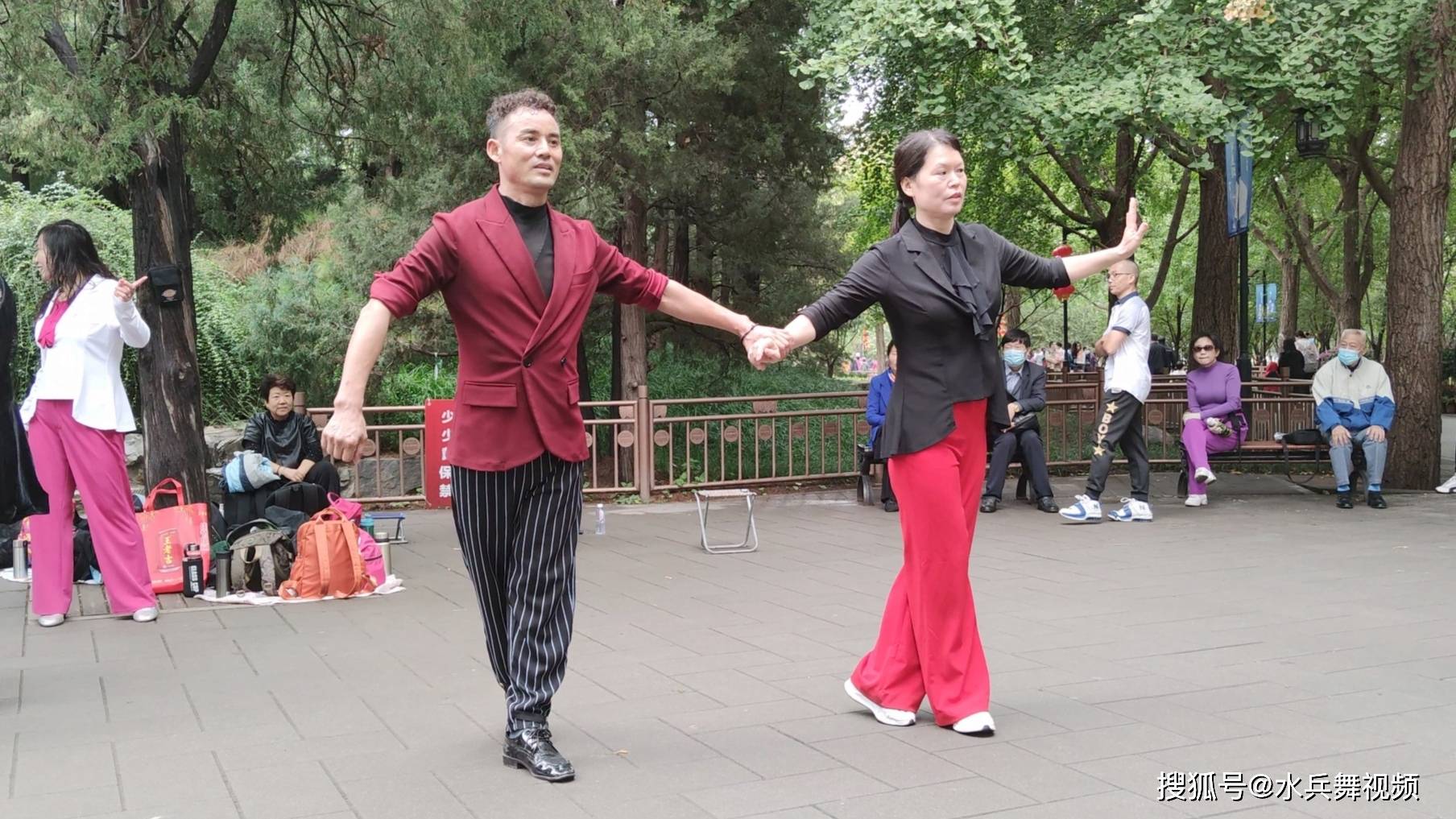 海岸|吉特巴《惜别的海岸》歌嗨舞美人更美，跳得真好