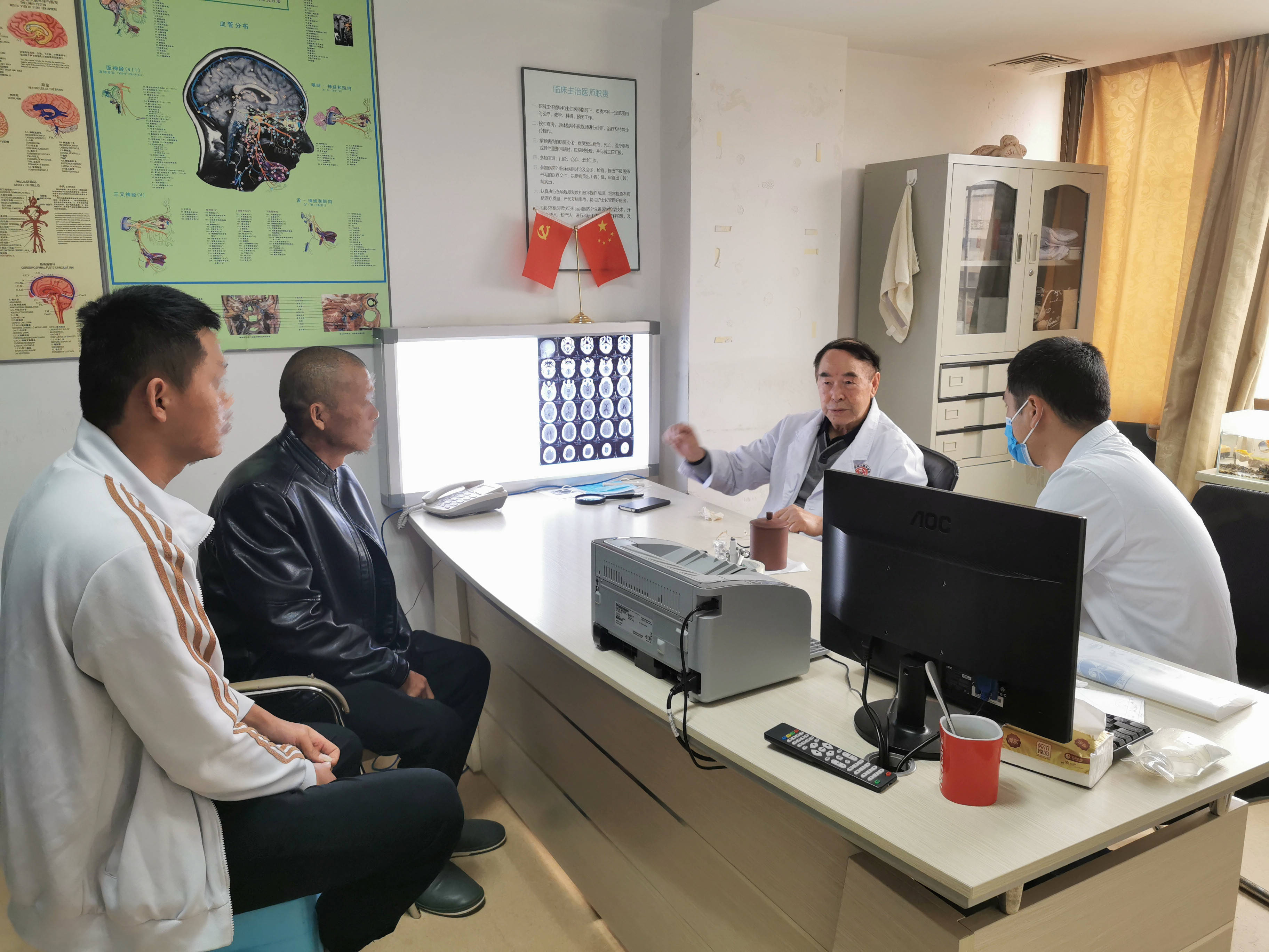 大脑|男子脑囊虫致头痛难忍，昆明南大脑科医院为其除虫镇痛