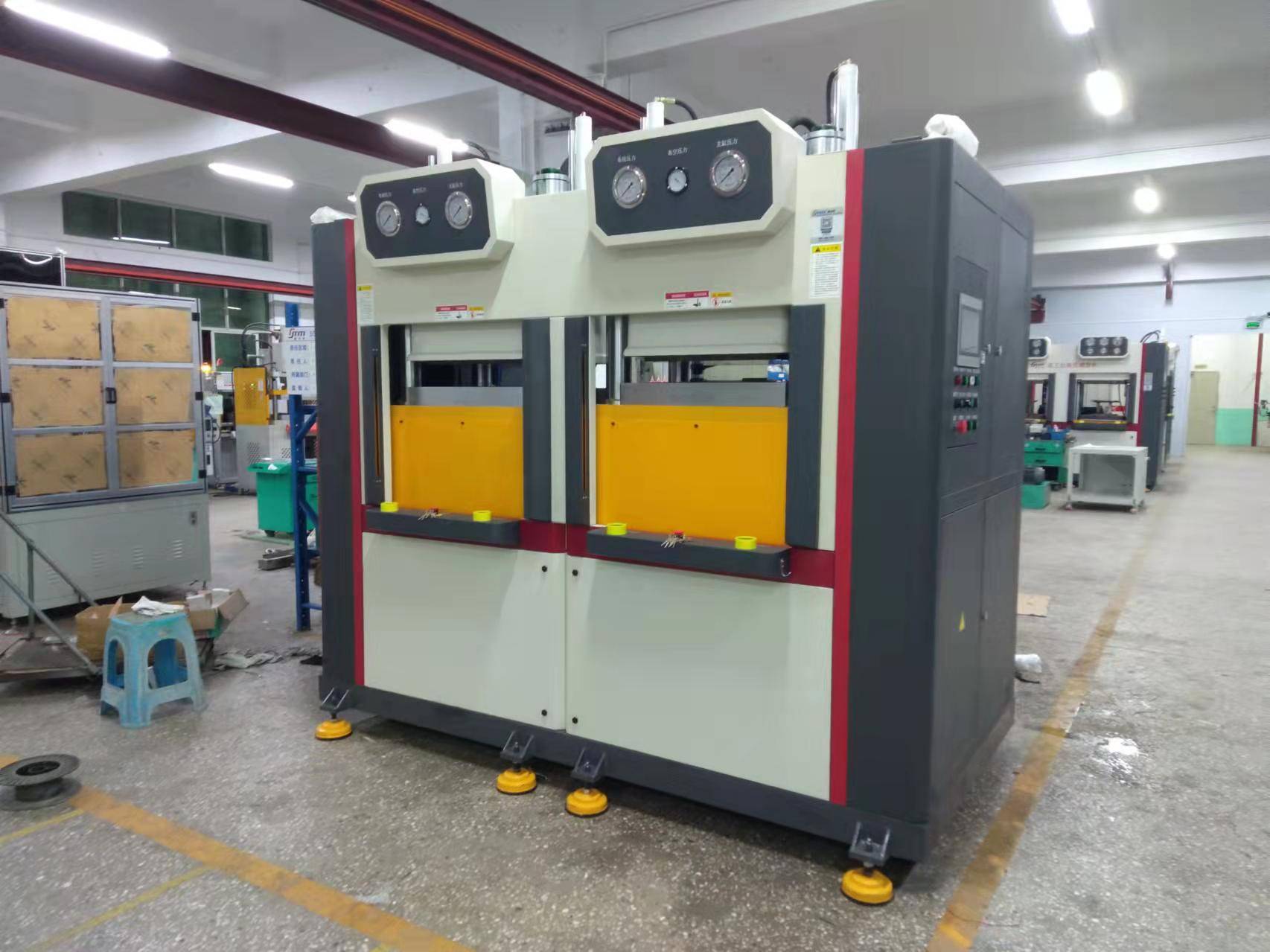 高压成型机在vrar的应用