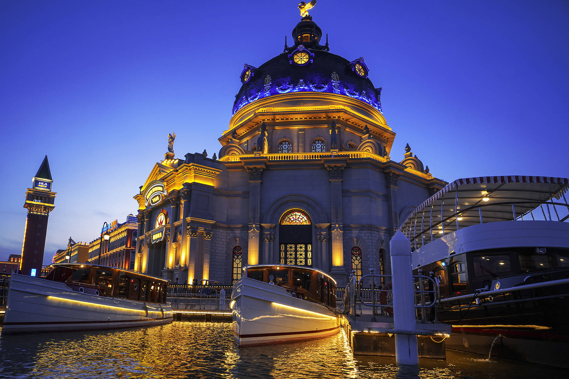 电影《龙马精神》“东方威尼斯”杀青，海澜飞马水城引众星打卡游览