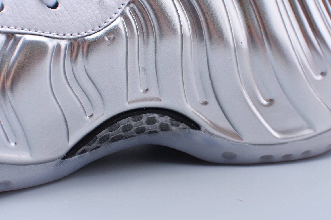 质感 耐克 Nike Air Foamposite One Chrome 白银炫彩哈达威喷泡一代高帮篮球鞋