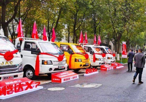 卡车销售排行_10月重卡销量降六成头部竞争持续加剧