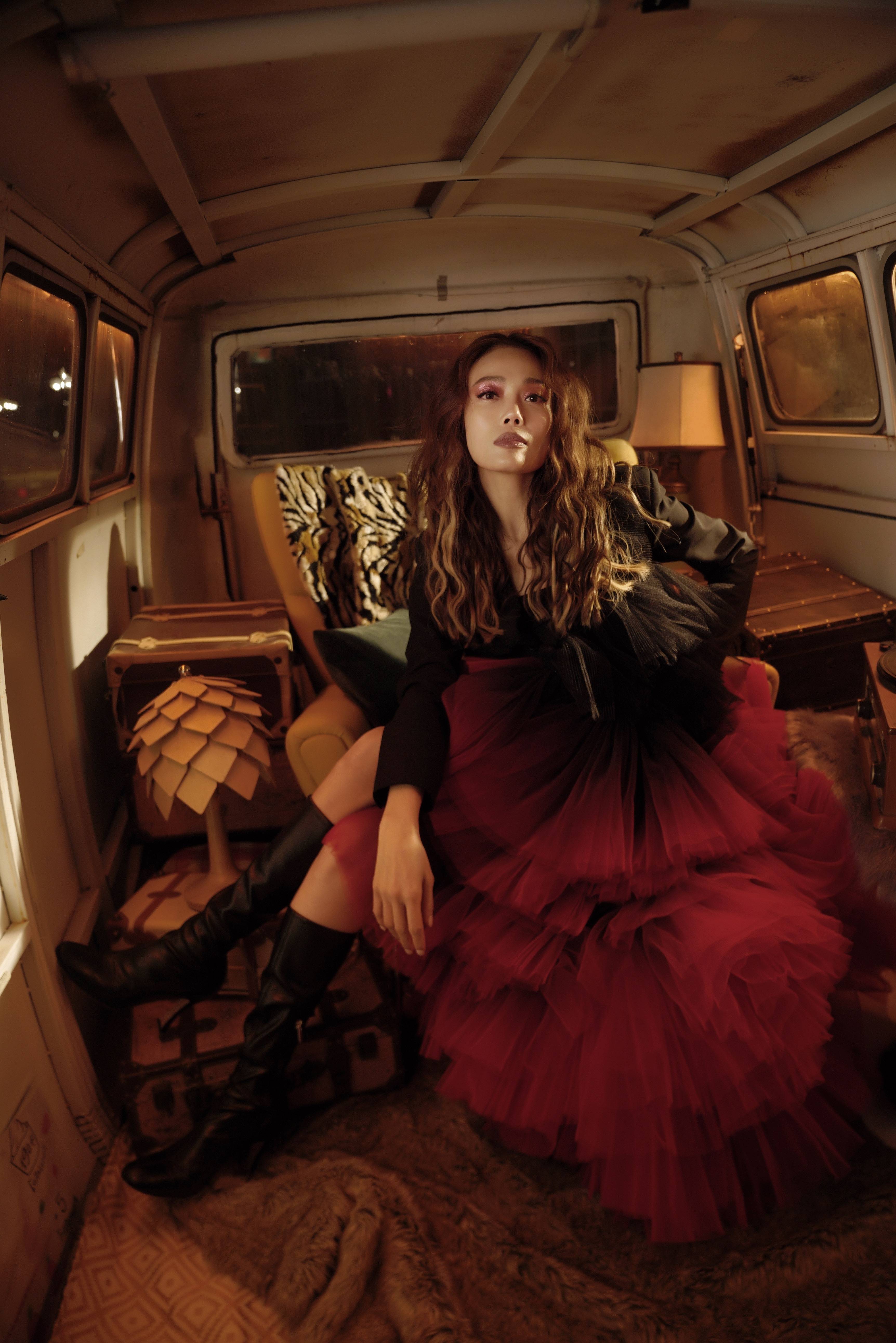 容祖儿新专辑薛丁格的猫首唱会金曲连唱魔术开场惊喜满满