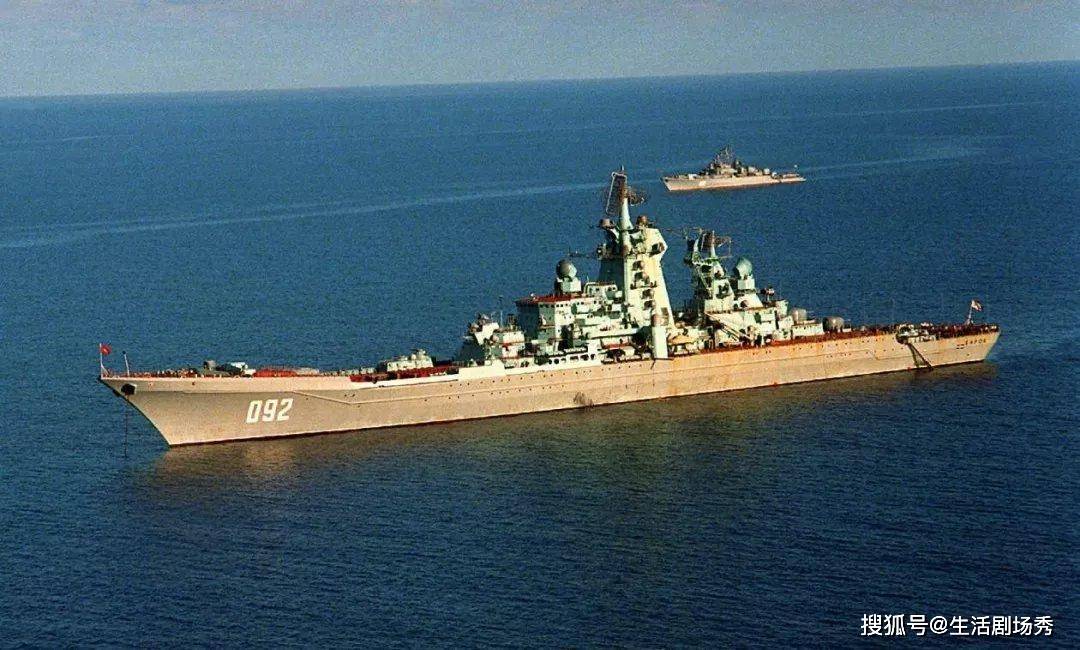 排水量超24000吨的史上最强火力战舰:装载400多枚导弹,航母都扛不住!