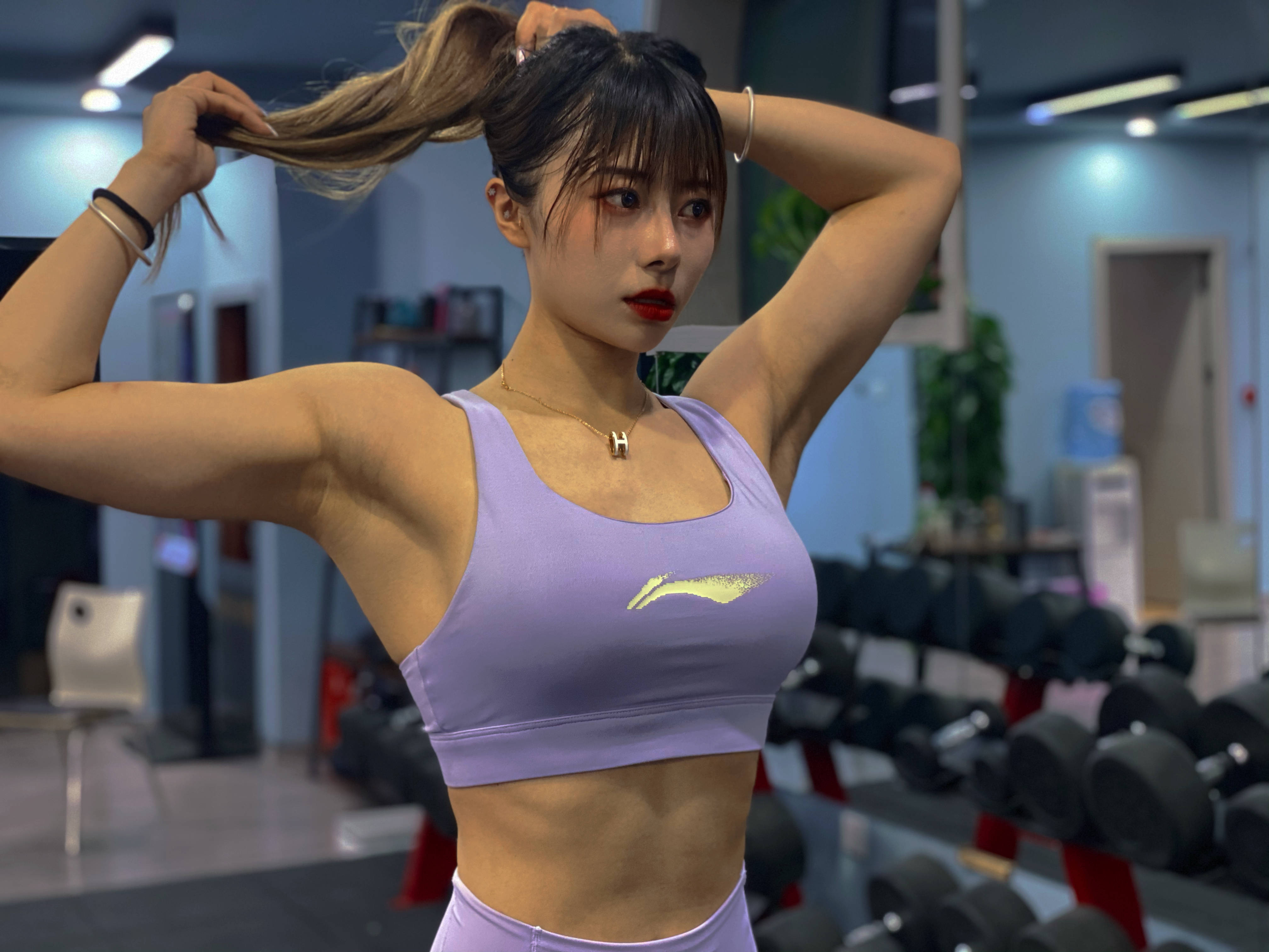 从小学开始,史璠就在练习田径,体校教练告诉她,"只