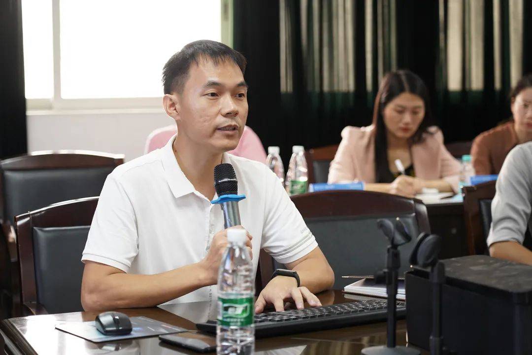 二,梁开中学教务处黄启勇主任分享最后,向春霞副校长提到,学校一直