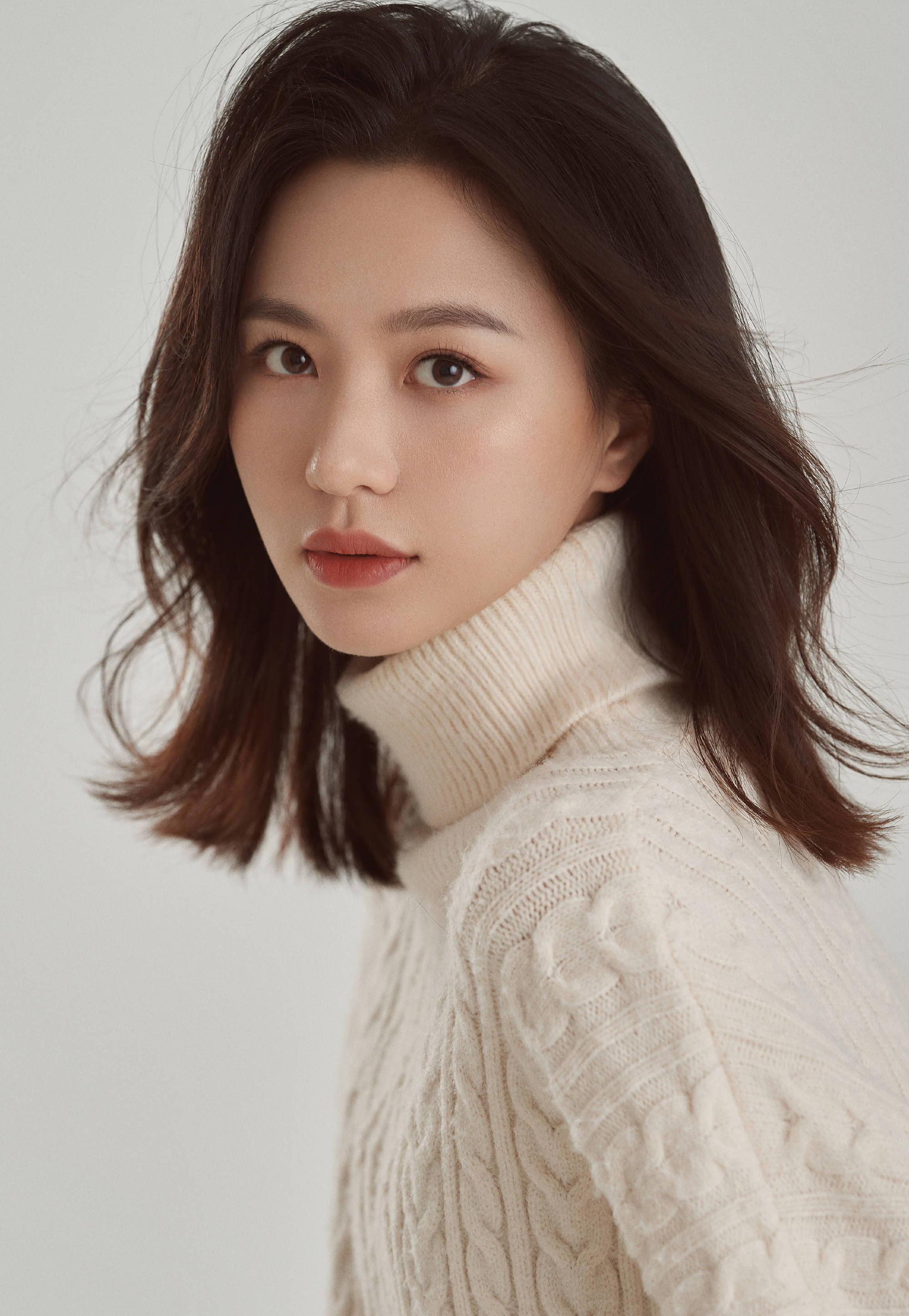 女心理师李薇扮演者彭高唱发长文呼吁女生保护好自己