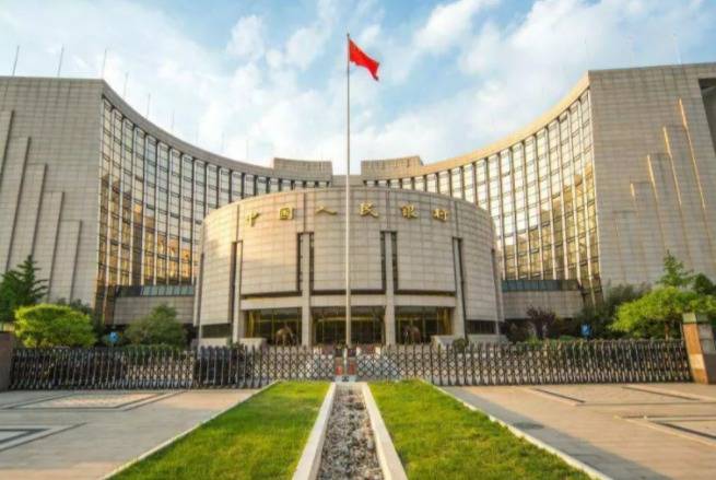 出圈|创业萤火简报|电竞椅迅速出圈;微博回港二次上市;加大中小微企业的支持力度